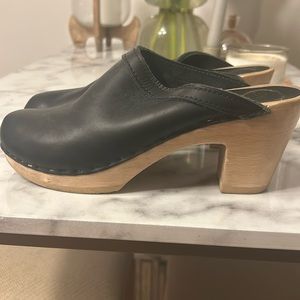 No.6 Old School Clogs